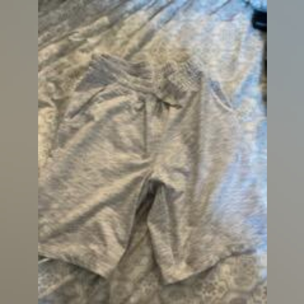 Shorts - Picture 2 of 3
